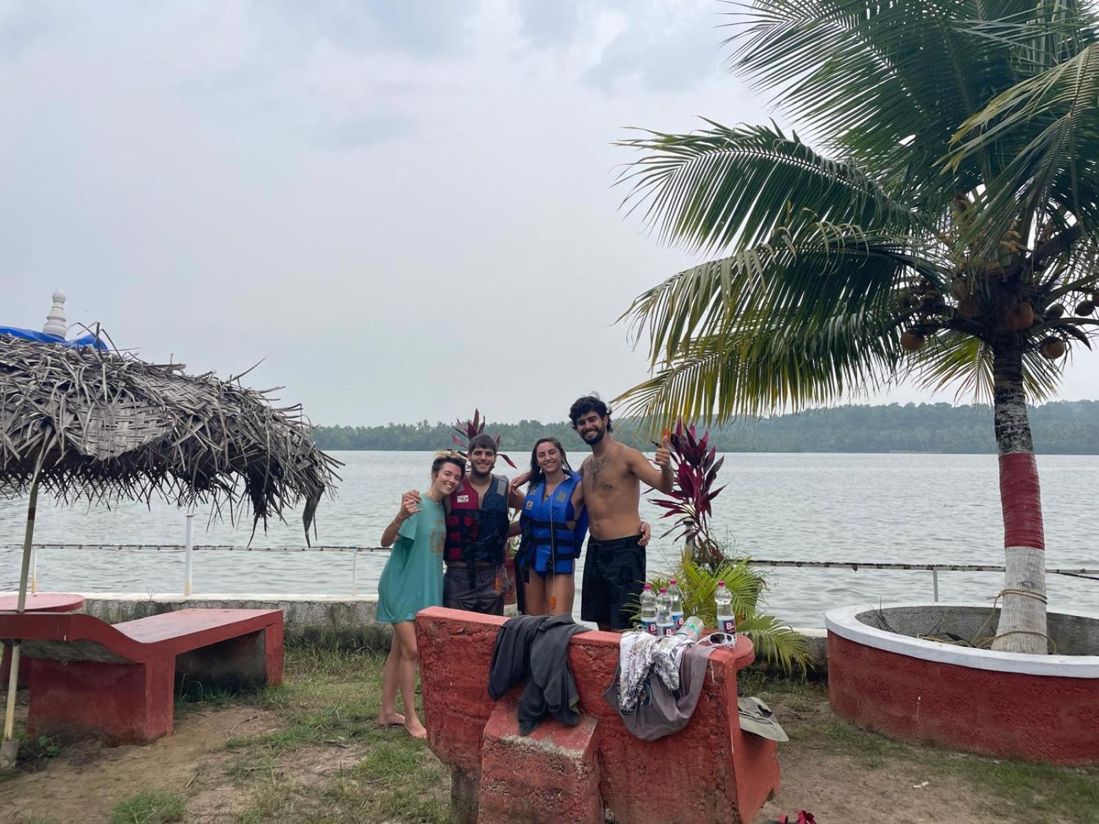 Lake Homes Varkala Ngoại thất bức ảnh