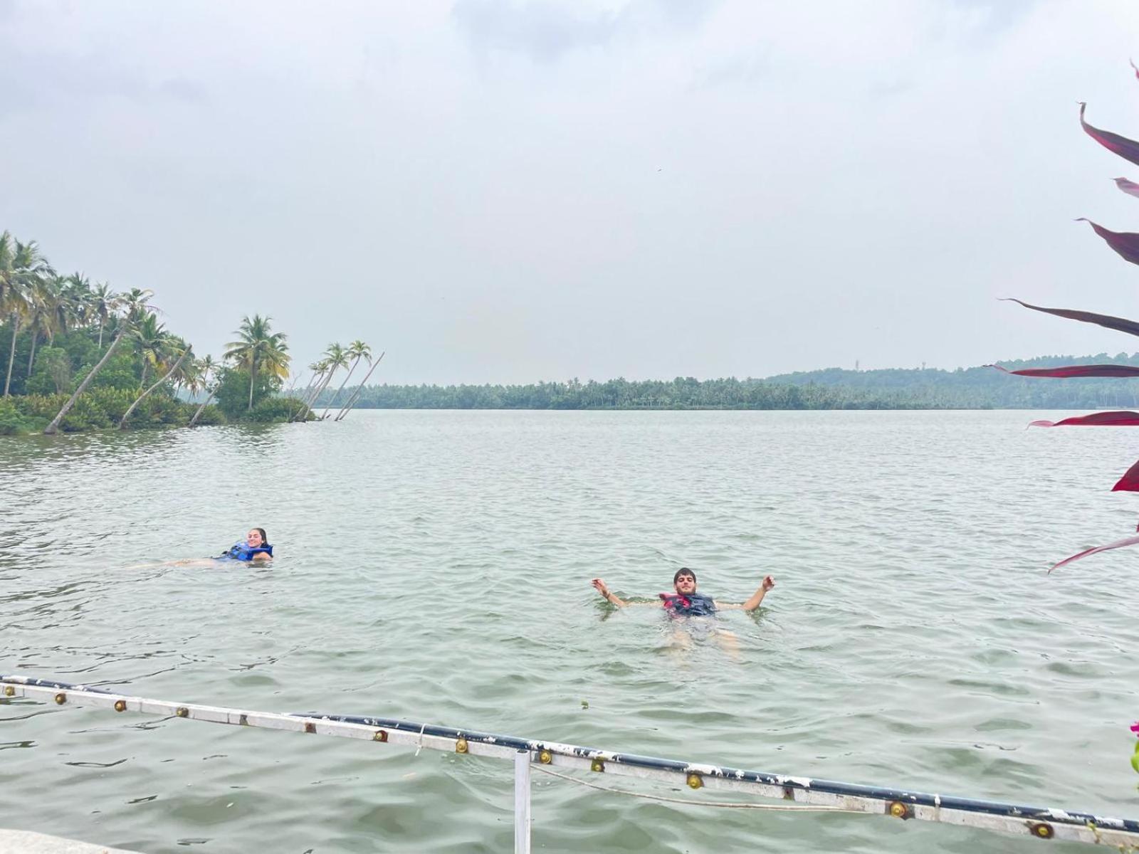 Lake Homes Varkala Ngoại thất bức ảnh