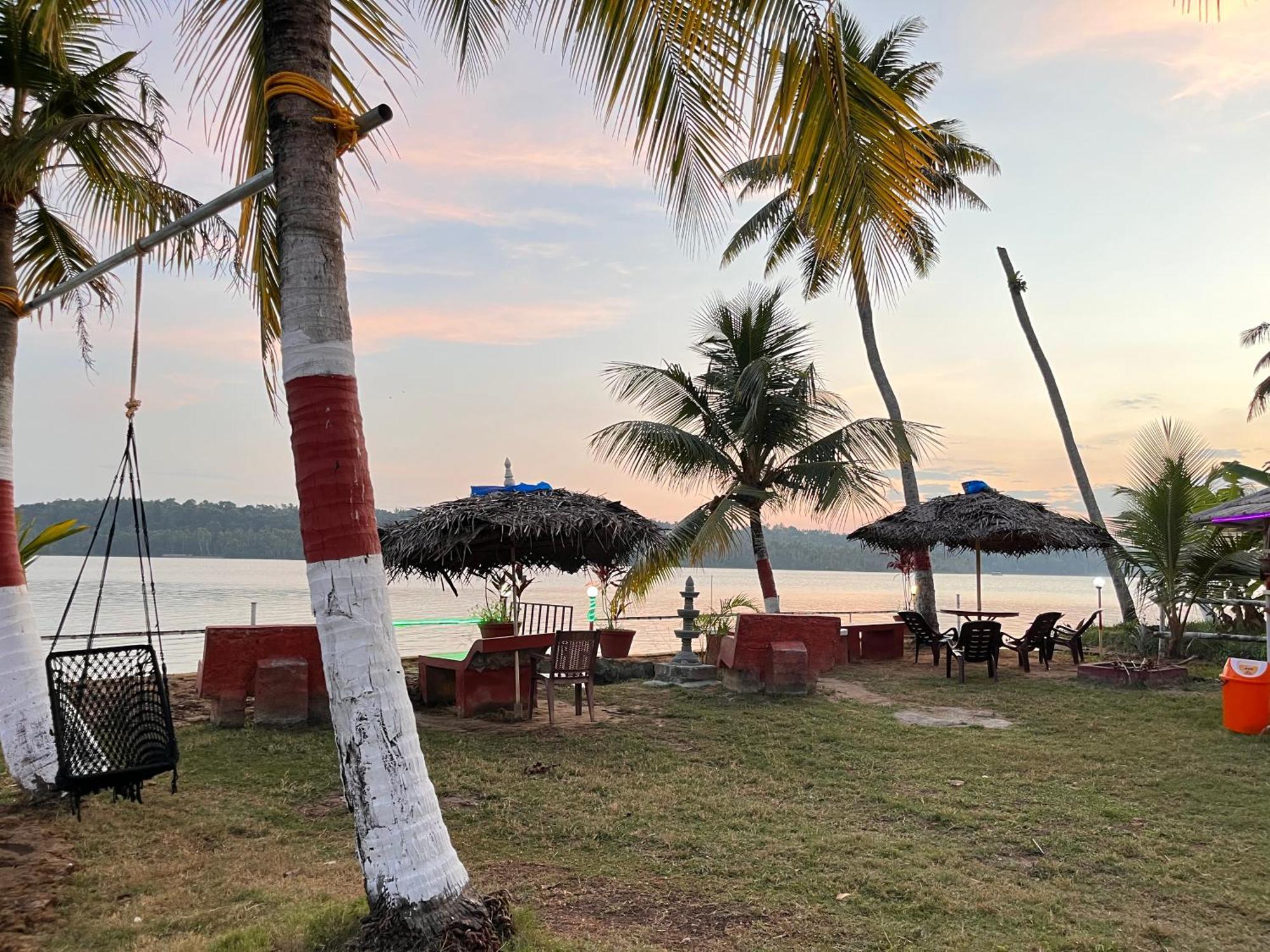 Lake Homes Varkala Ngoại thất bức ảnh